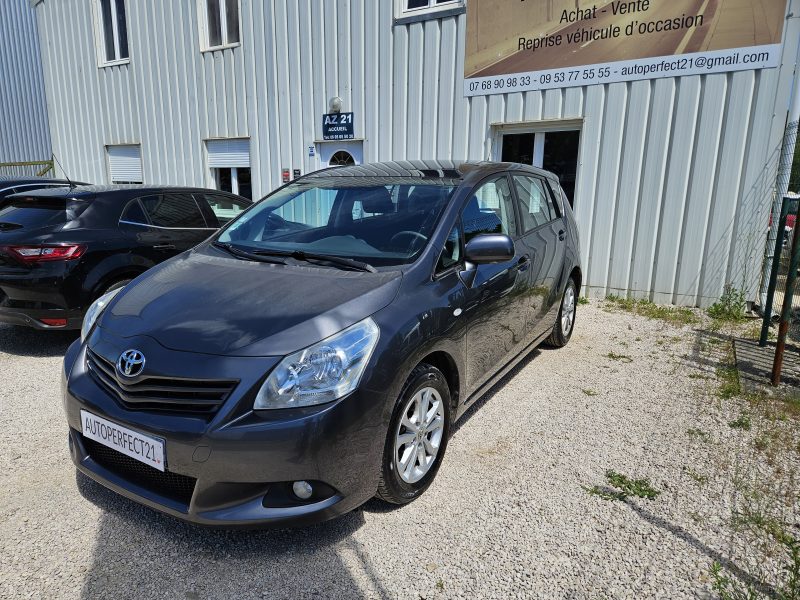 TOYOTA VERSO 2011