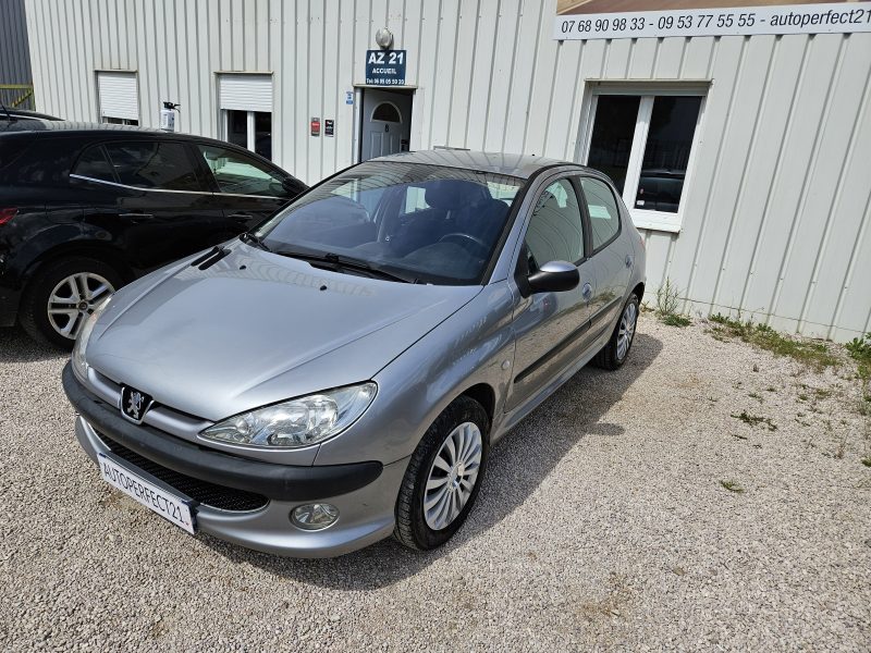 PEUGEOT 206 Berline bicorps trois ou cinq portes 2004