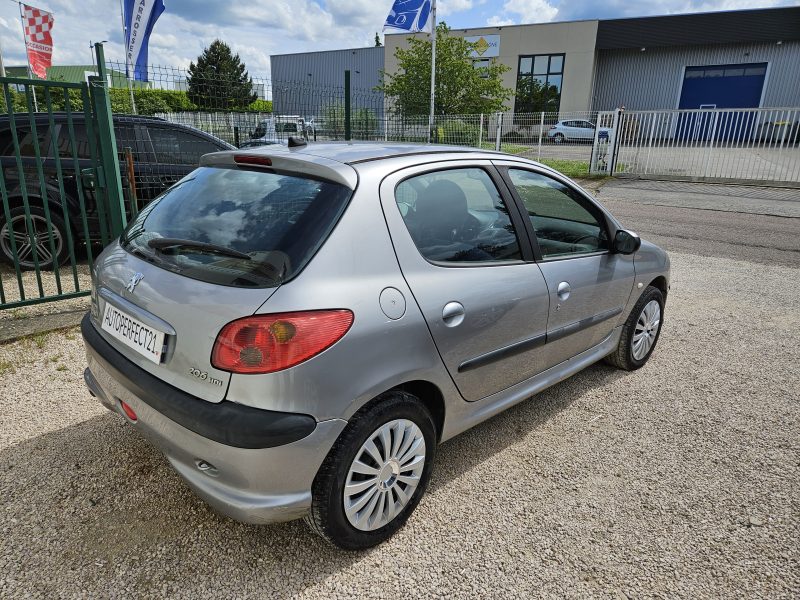 PEUGEOT 206 Berline bicorps trois ou cinq portes 2004