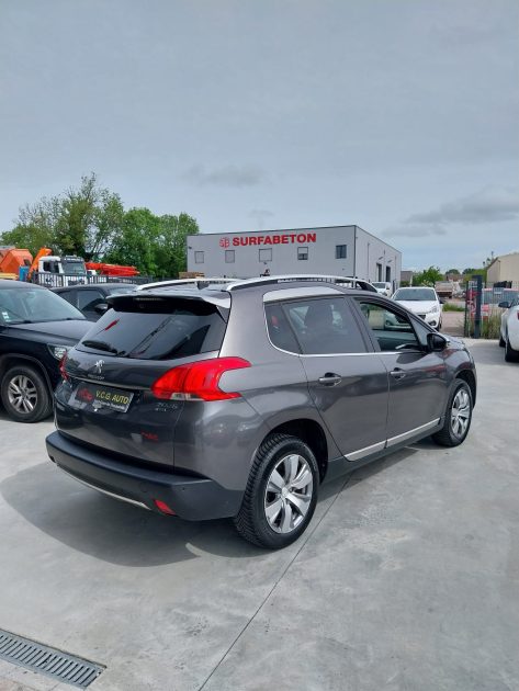 PEUGEOT 2008 1.2 PureTech 110 Allure