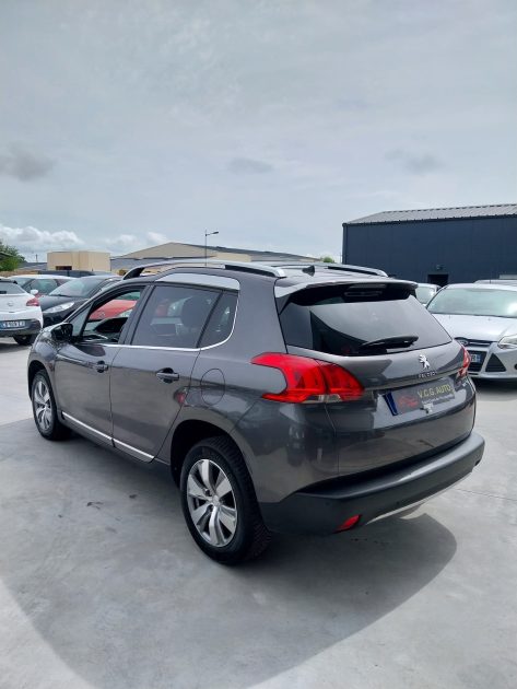 PEUGEOT 2008 1.2 PureTech 110 Allure