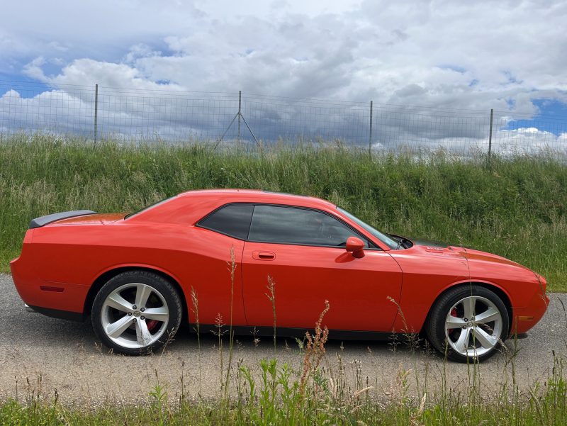 DODGE CHALLENGER SRT8 6.1