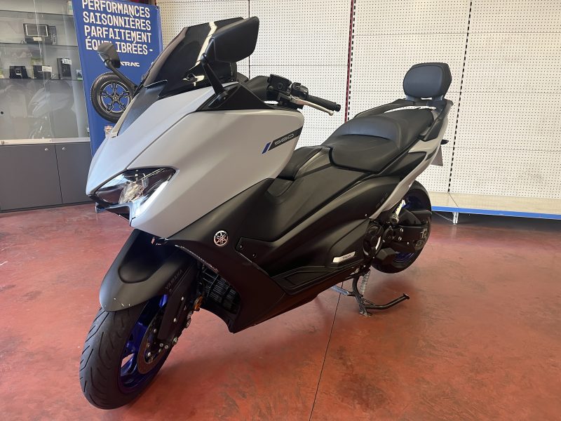 YAMAHA T-MAX 560 2020 GRIS BLEU