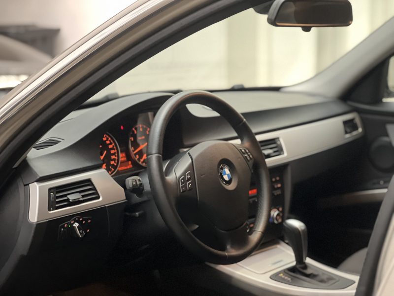 BMW SERIE 3 325i 218CH LUXE 