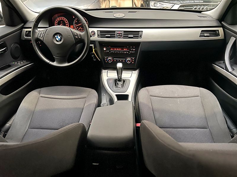 BMW SERIE 3 325i 218CH LUXE 