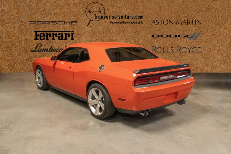 DODGE CHALLENGER SRT V8 6.1 L 425 ch