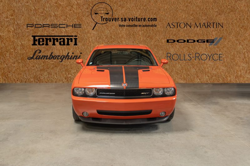 DODGE CHALLENGER SRT V8 6.1 L 425 ch