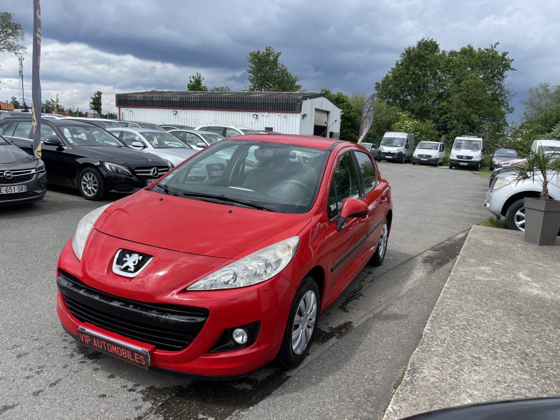 PEUGEOT 207 2010