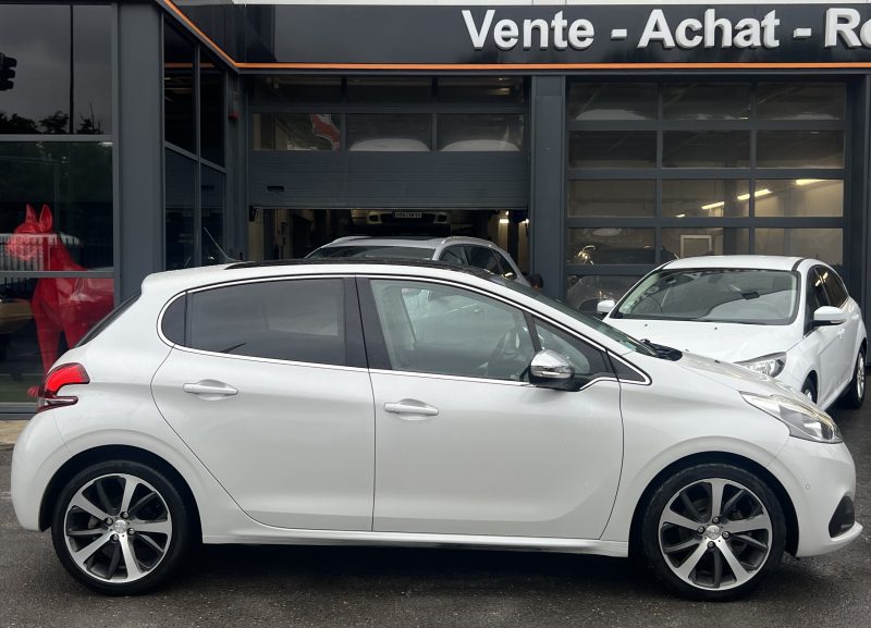 PEUGEOT 208 PHASE 2 FELINE 1.2 110 1ERE MAIN TOIT PANO CAMERA FULL OPTIONS CRIT AIR 1 Garantie 1 an