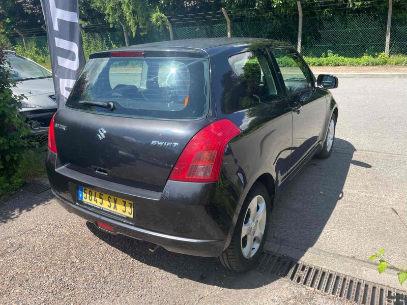 SUZUKI SWIFT III 1.3 92CV