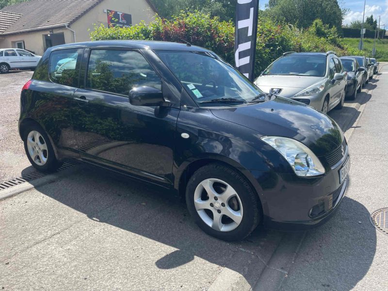 SUZUKI SWIFT III 1.3 92CV