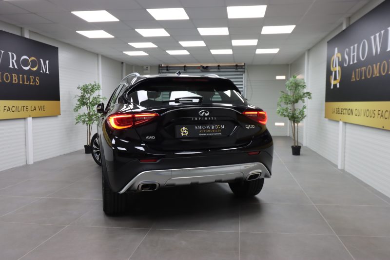 INFINITI QX30 2016