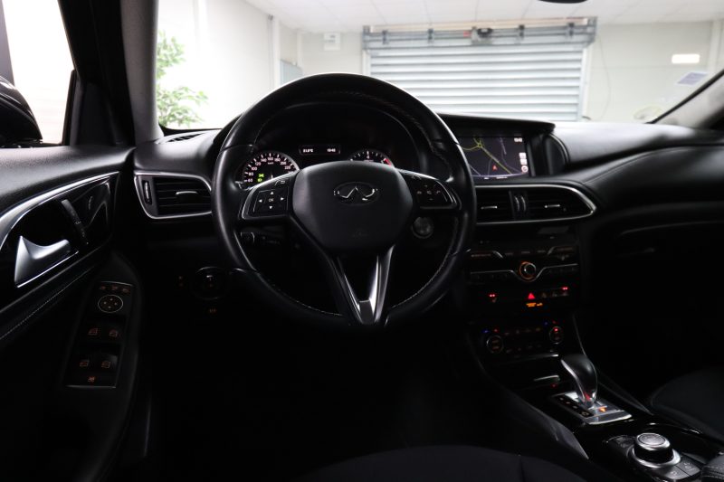 INFINITI QX30 2016