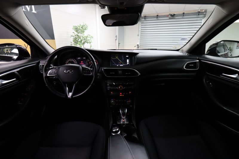 INFINITI QX30 2016