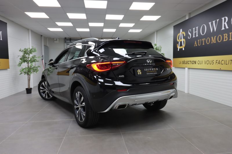 INFINITI QX30 2016