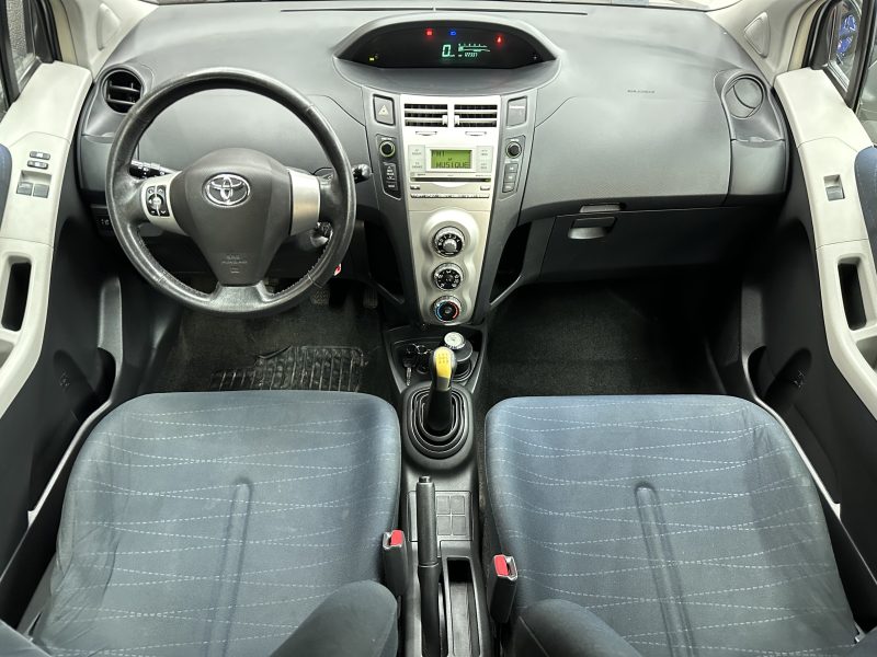 TOYOTA YARIS 2006