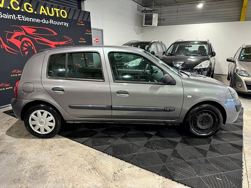 RENAULT CLIO II 2003