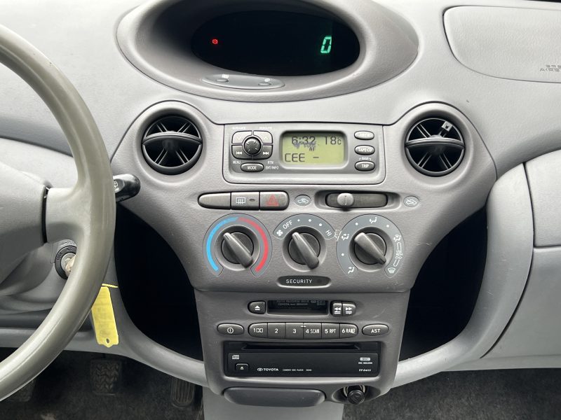 TOYOTA YARIS 1.0 VVTi 70 Cv 5 PLACES BLUETOOTH / PAIEMENT EN 4 FOIS PAR CB POSSIBLE