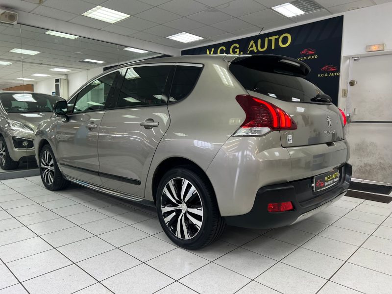 PEUGEOT 3008 2.0 HDi Hybrid4 163CH + 37CH