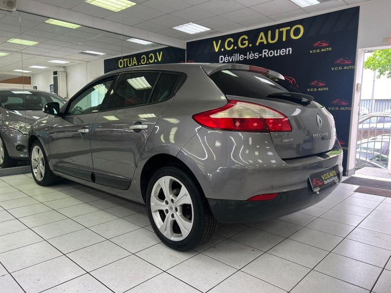 RENAULT MEGANE III 1.9 dCi 130CH FAP ECO2 DYNAMIQUE