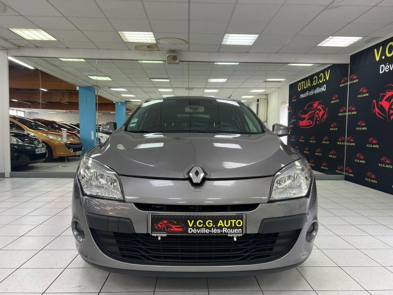 RENAULT MEGANE III 1.9 dCi 130CH FAP ECO2 DYNAMIQUE