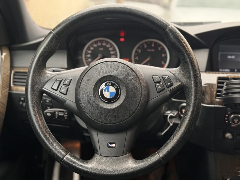 BMW  SERIE 5 E60 530 I X-drive PACK M BOITE AUTOMATIQUE PAYER EN 4X