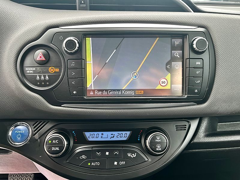 TOYOTA YARIS DYNAMIC GPS 11/2016