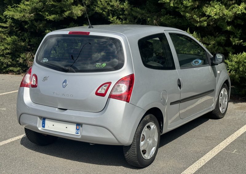 RENAULT TWINGO II 1.5 dCi 75