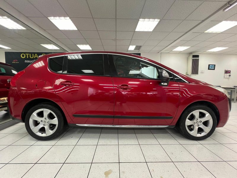 PEUGEOT 3008 1.6 HDi 16V 110CH FAP PREMIUM PACK