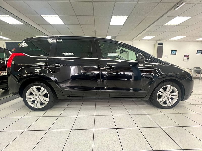 PEUGEOT 5008 1.6 E-HDi 112CH FAP BMP6 BLUE LION ALLURE