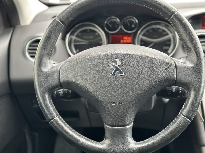 PEUGEOT 308 2012