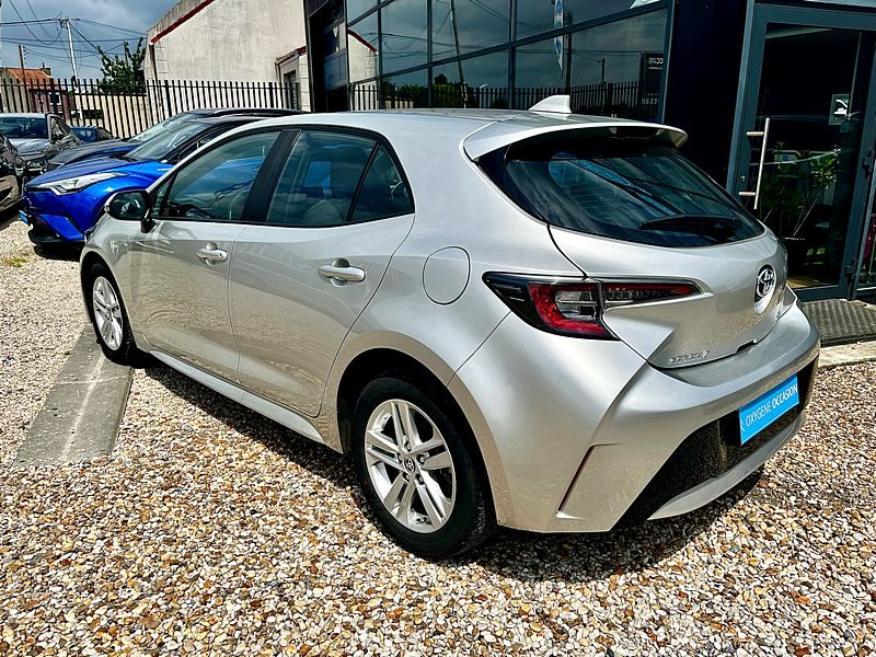 TOYOTA COROLLA BERLINE 122CV DYNAMIC 2023