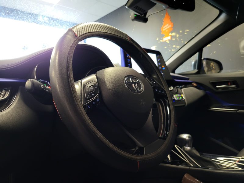 TOYOTA C-HR 1.8 HYBRIDE122cv GRAPHIC CIEL ETOILE / SUIVI COMPLET / CAMERA DE RECUL / APPLE CARPLAY /