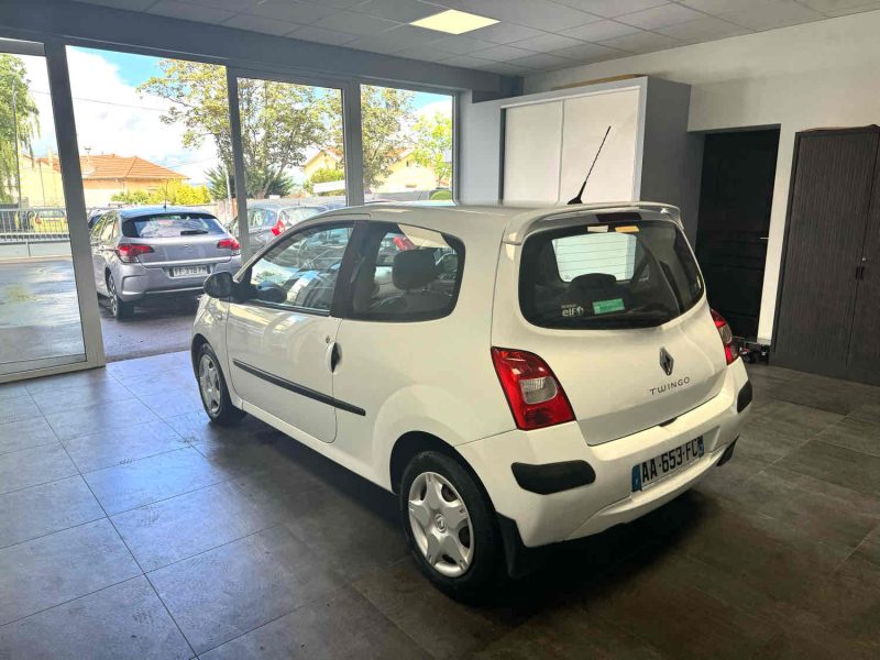 RENAULT TWINGO II 2009