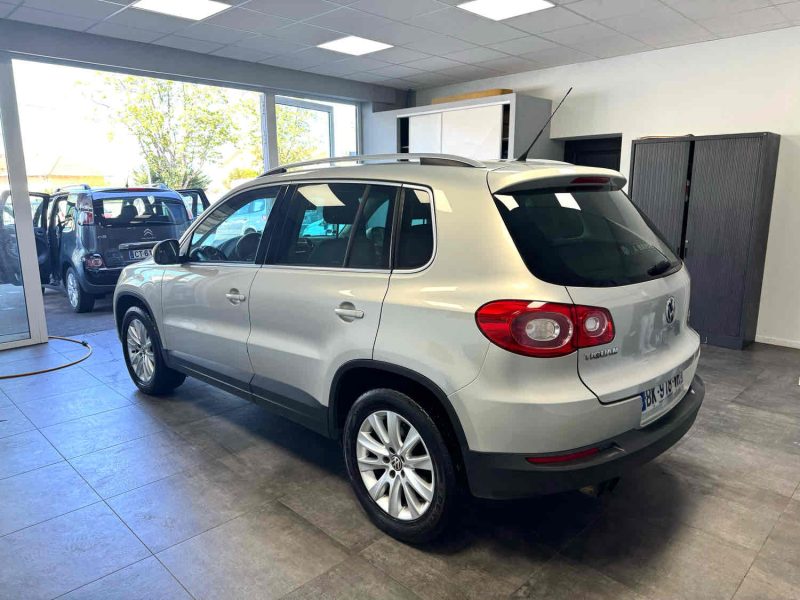 VOLKSWAGEN TIGUAN 2011