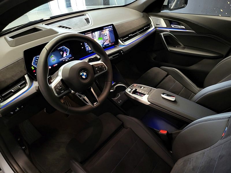 BMW X2 sDrive 20i 170cv M SPORT /TOIT PANO+HARMAN KARDON+TETE HAUTE+CAMERA 360° 3D/