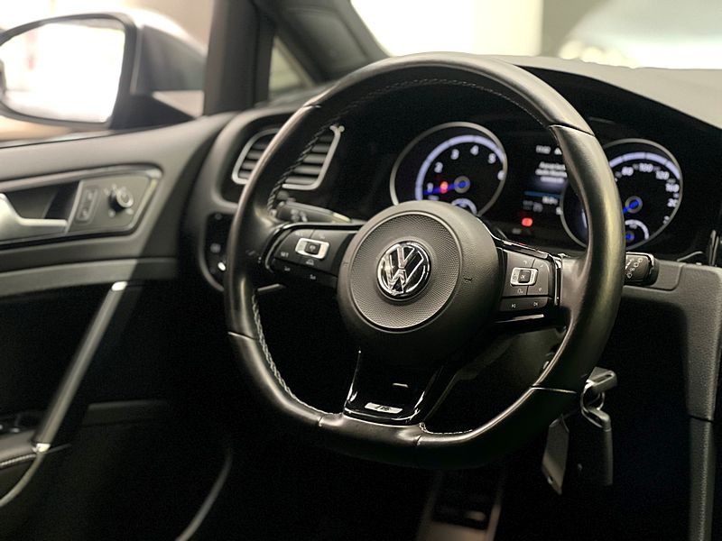 VOLKSWAGEN GOLF VII R 2.0 TSI 310CH 4MOTION