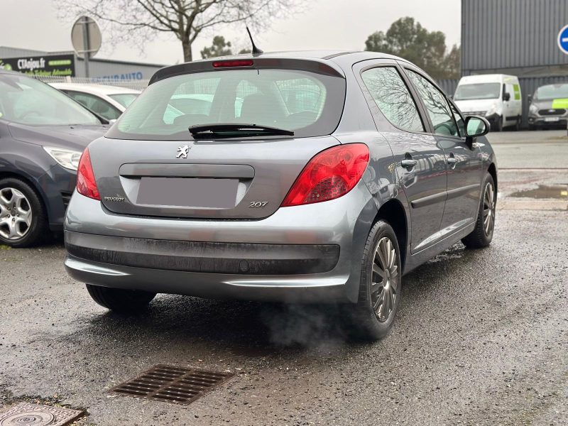 PEUGEOT 207 - GARANTIE 12 MOIS - 1.4 HDI 70 cv Blue Lion