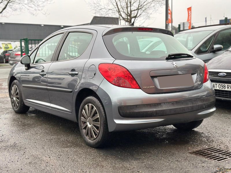 PEUGEOT 207 - GARANTIE 12 MOIS - 1.4 HDI 70 cv Blue Lion