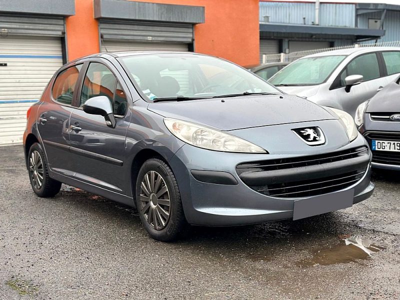 PEUGEOT 207 - GARANTIE 12 MOIS - 1.4 HDI 70 cv Blue Lion