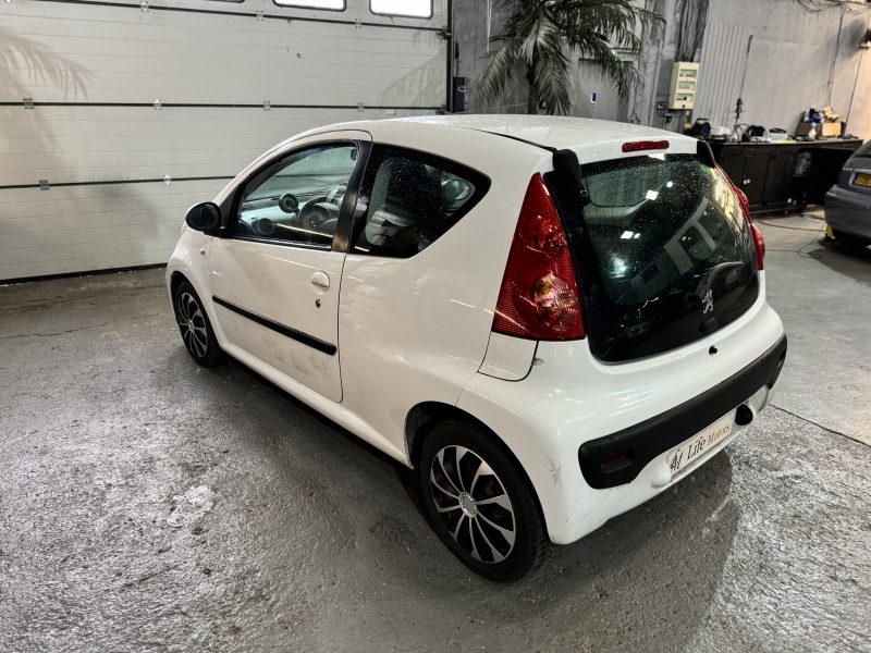 PEUGEOT 107 2010