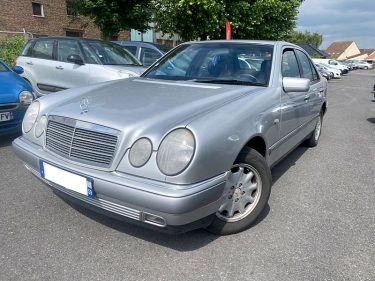 MERCEDES  E220  1998