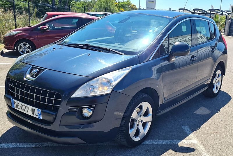 PEUGEOT 3008 Monospace 2013