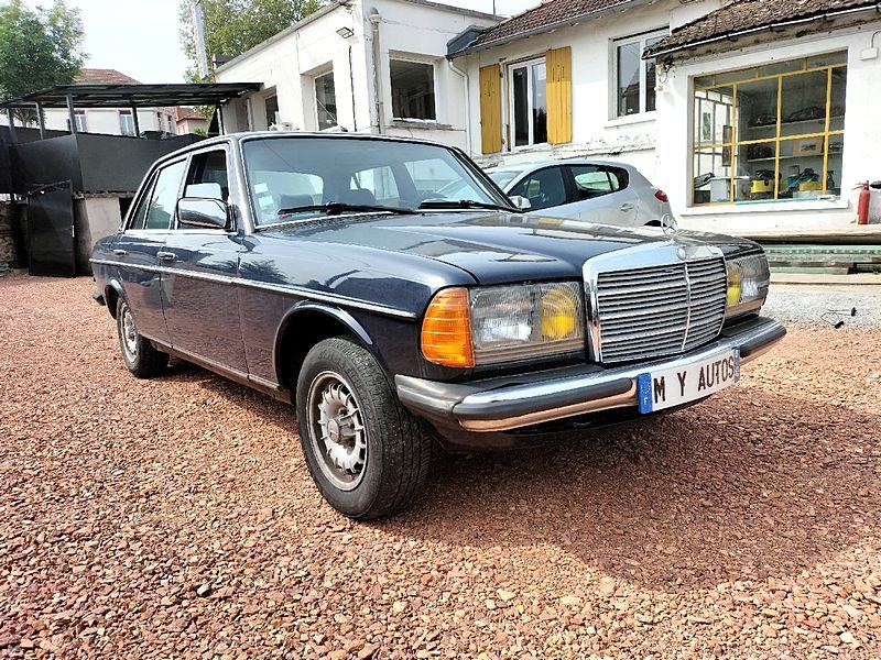 MERCEDES W123 300 D