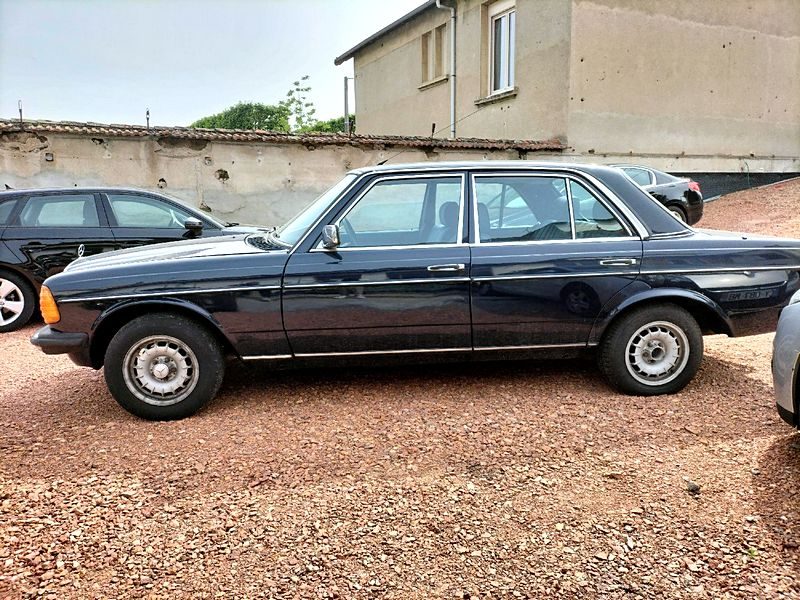 MERCEDES W123 300 D