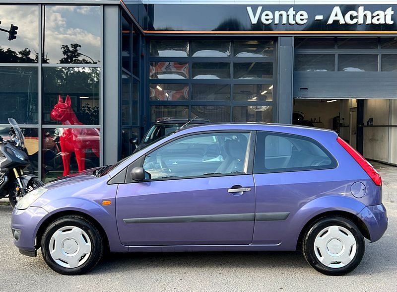 FORD FIESTA IV 1.3 70 Cv PREMIERE MAIN / 27 100 Kms CLIMATISATION BLUETOOTH - GARANTIE 1 AN