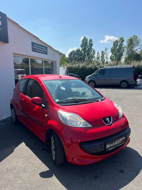 PEUGEOT 107  1.0 VVTi 68cv / Moteur à chaine / Révisée 