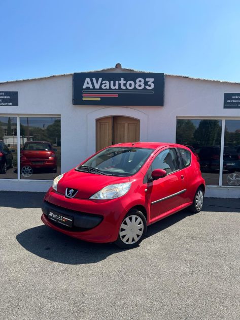 PEUGEOT 107  1.0 VVTi 68cv / Moteur à chaine / Révisée 