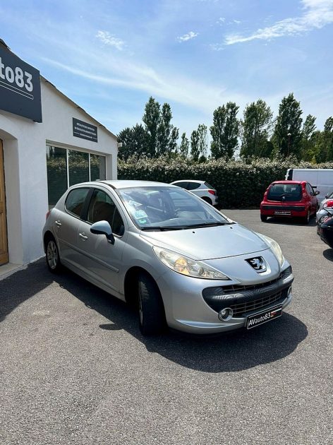 PEUGEOT 207 2006 1.6i 110cv distribution ok / premiere main 