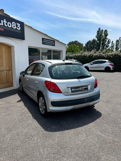 PEUGEOT 207 2006 1.6i 110cv distribution ok / premiere main 